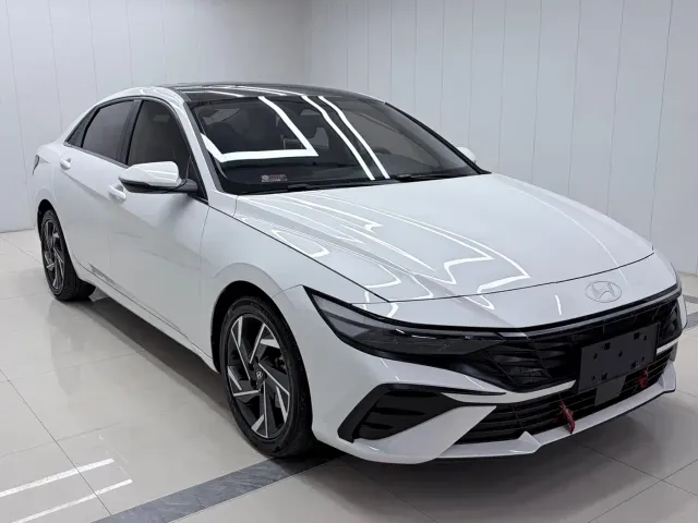 Hyundai Elantra — Фото автомобиля 2