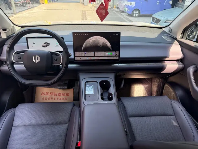 Leapmotor C10 — Фото автомобиля 7