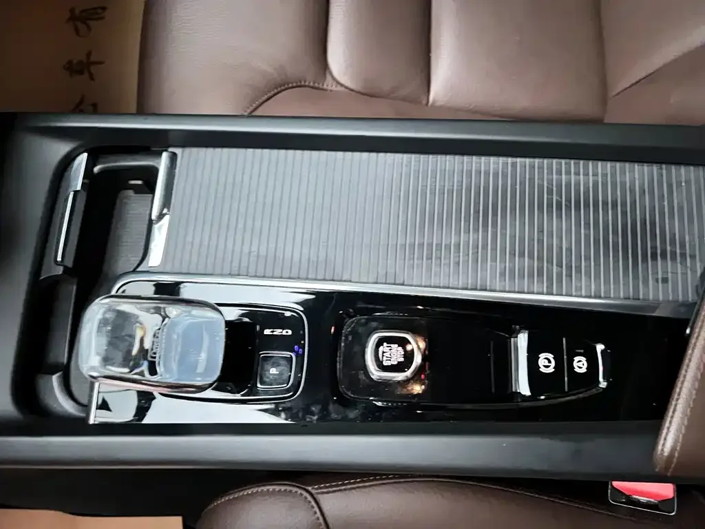 Volvo Volvo S60 2023 B4 Smart Comfort Luxury Edition — Фото автомобиля 12