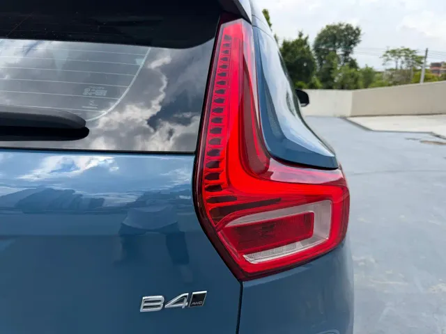 Volvo XC40 — Фото автомобиля 8