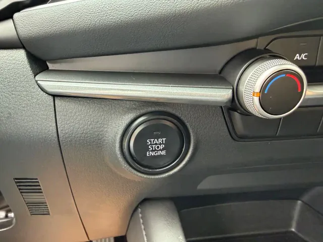 Mazda Axela — Фото автомобиля 27