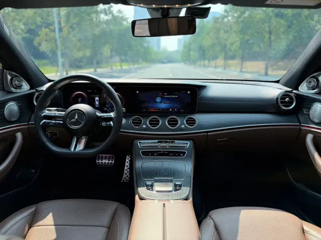 Mercedes-Benz E-Class — Фото автомобиля 12