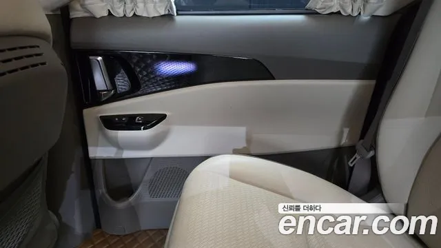 Kia Canival Carnival 4 поколение Бензин 7 мест Hi-Limousine — Фото автомобиля 24