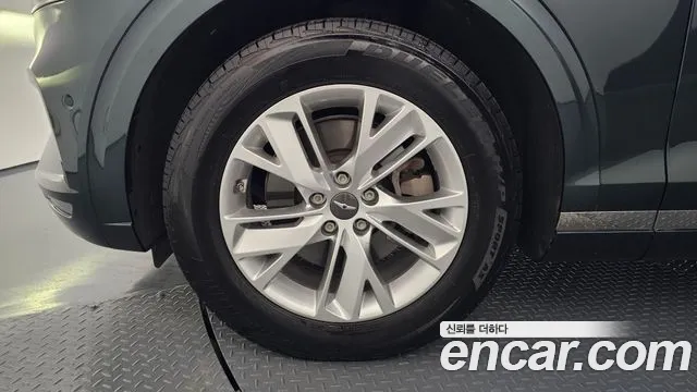 Genesis GV70 2.5T Бензин 2WD — Фото автомобиля 5