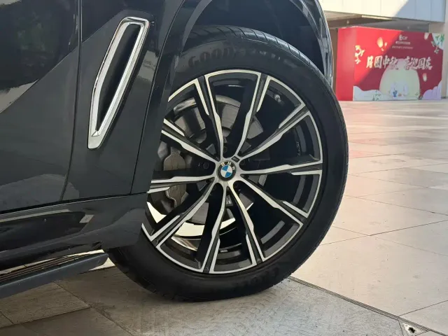 BMW X5 — Фото автомобиля 2