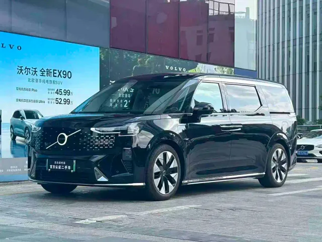Фотография автомобиля — Volvo EM90