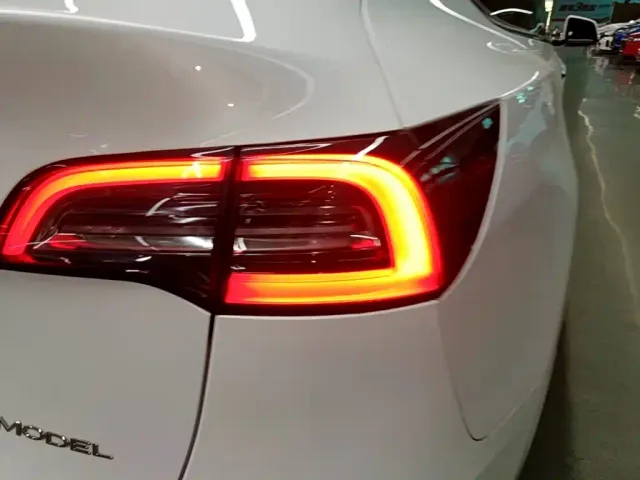 Tesla Model Y — Фото автомобиля 7