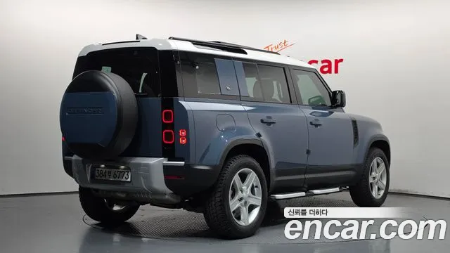Land Rover Defender — Фото автомобиля 2
