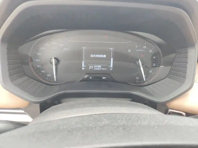 Wuling Jiachen — Фото автомобиля 4