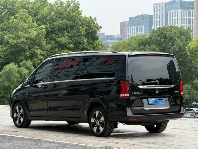 Mercedes-Benz V-Class — Фото автомобиля 4