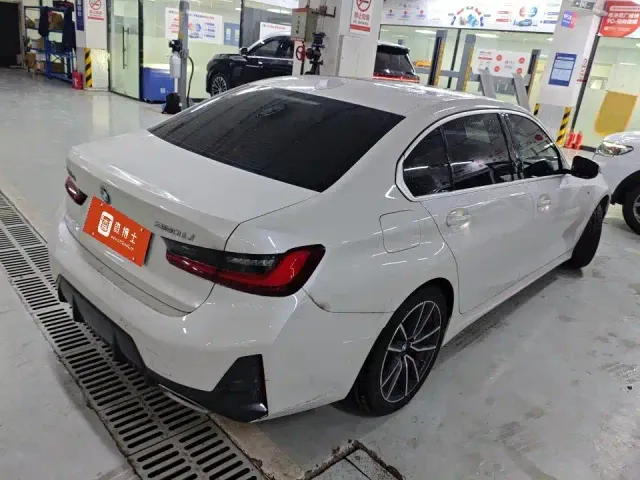 BMW 3 Series — Фото автомобиля 2
