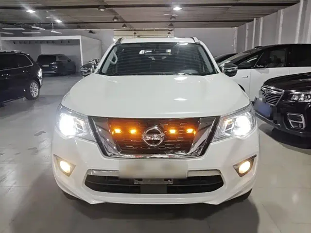 Nissan Terra — Фото автомобиля 2