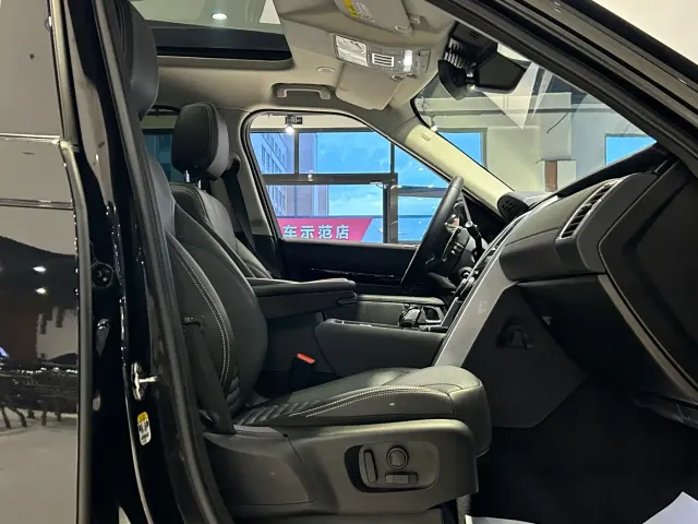 Land Rover Discovery — Фото автомобиля 25