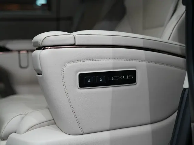 Lexus LM — Фото автомобиля 25