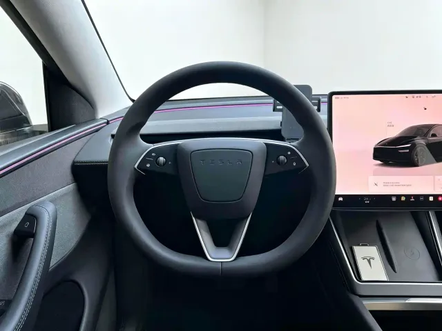 Tesla Model Y — Фото автомобиля 6