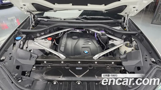 BMW X6 xDrive40i M Sport — Фото автомобиля 6
