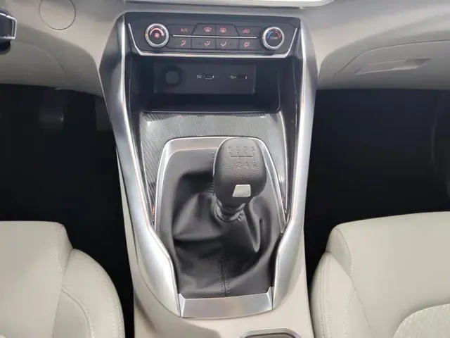 Maxus G50 — Фото автомобиля 16