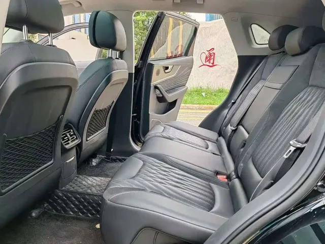 Hongqi Hongqi HS5 2023 2.0T 4WD Flag Leader Pro — Фото автомобиля 6