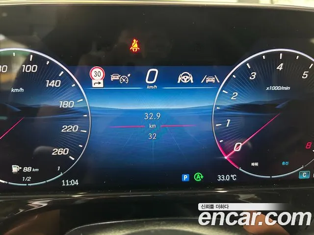 Mercedes-Benz E-Class — Фото автомобиля 8