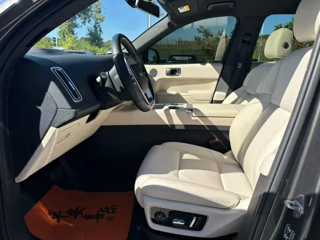 Li Auto L7 — Фото автомобиля 9