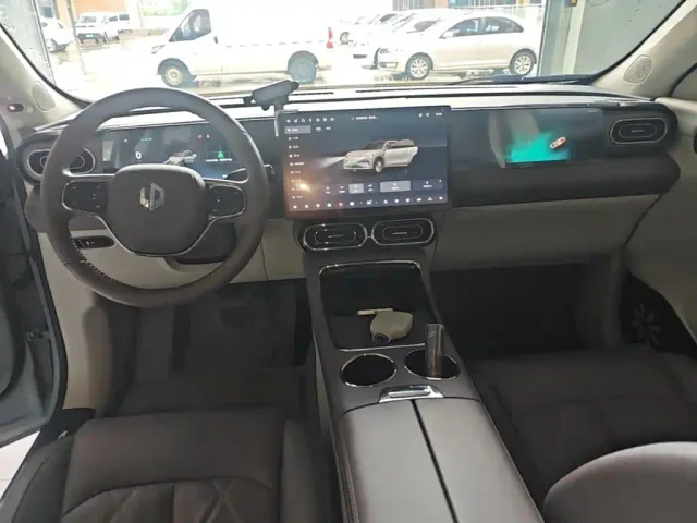 Leapmotor C11 — Фото автомобиля 9