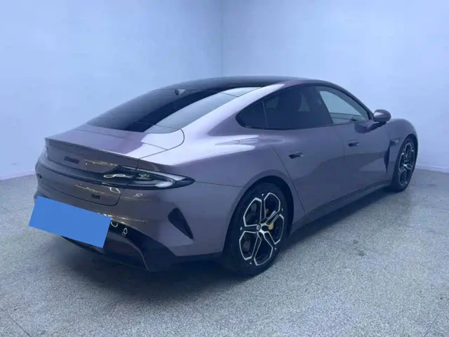 Xiaomi SU7 — Фото автомобиля 5
