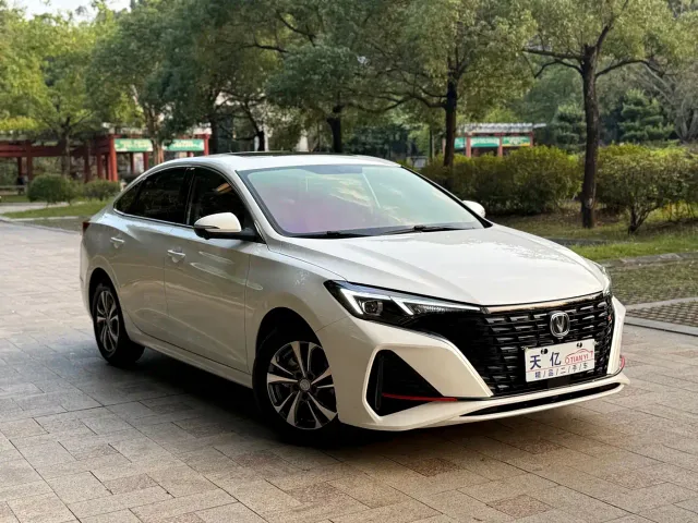 Changan Eado — Фото автомобиля 3