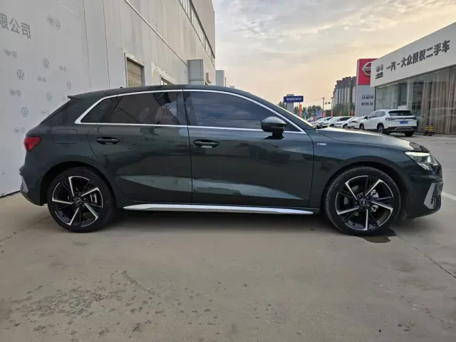 Audi Audi A3 2024 Model Sportback 35 TFSI Fashion Sport — Фото автомобиля 4