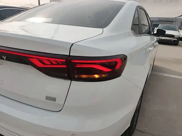 Geely Emgrand — Фото автомобиля 7