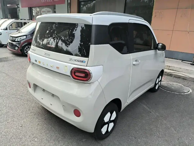 Wuling Hongguang Mini EV — Фото автомобиля 6