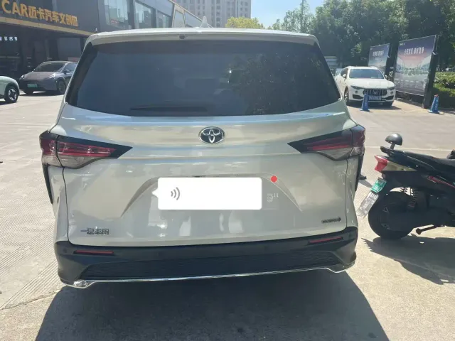 Toyota Granvia — Фото автомобиля 6