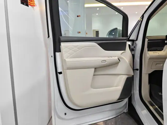 Buick Zhijing Shijia — Фото автомобиля 7