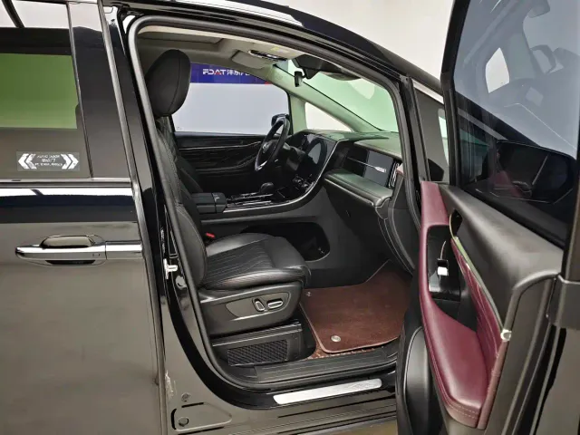 GAC Trumpchi M8 — Фото автомобиля 11