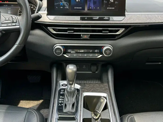 Nissan Teana — Фото автомобиля 14