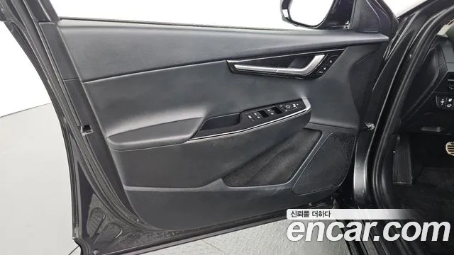 Kia EV6 — Фото автомобиля 24