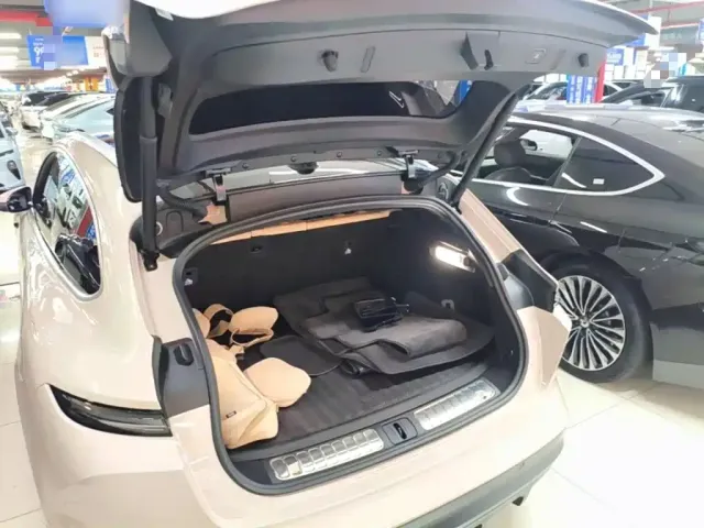 Nio ET5 Touring — Фото автомобиля 18