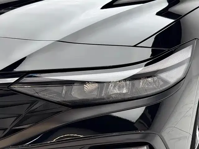 Hyundai Elantra — Фото автомобиля 14