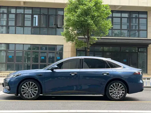 Geely Galaxy Galaxy A7 2025 EM-i — Фото автомобиля 4