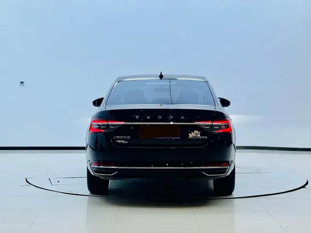 Skoda Superb — Фото автомобиля 5