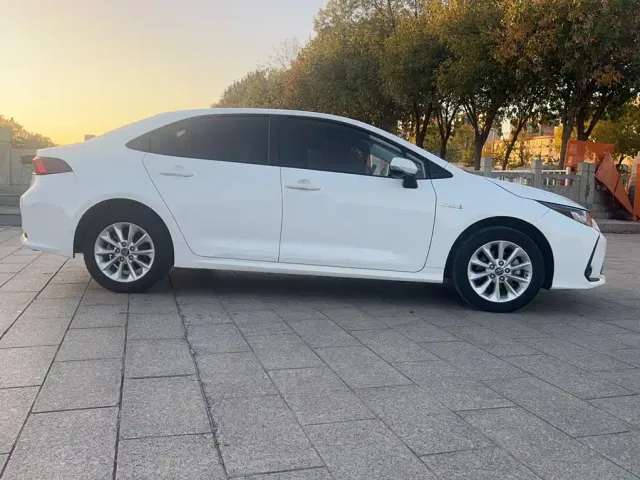 Toyota Corolla — Фото автомобиля 5