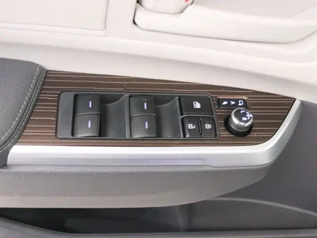 Toyota Granvia — Фото автомобиля 14