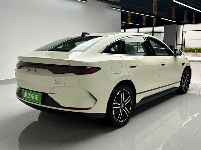 BYD Qin L — Фото автомобиля 6