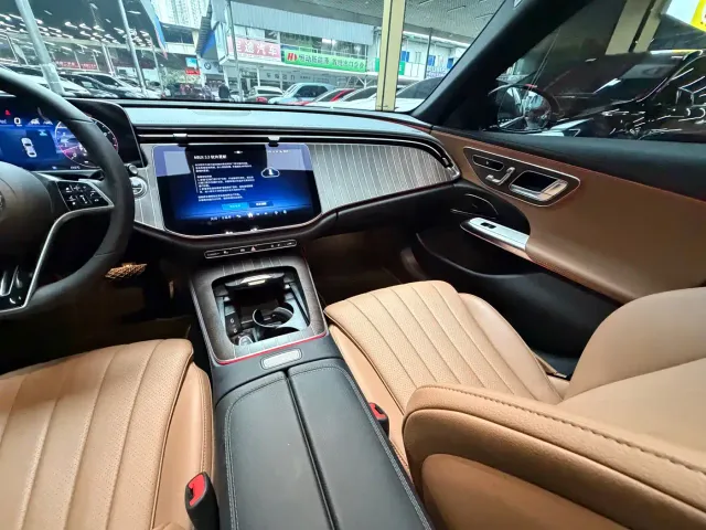 Mercedes-Benz E-Class — Фото автомобиля 29