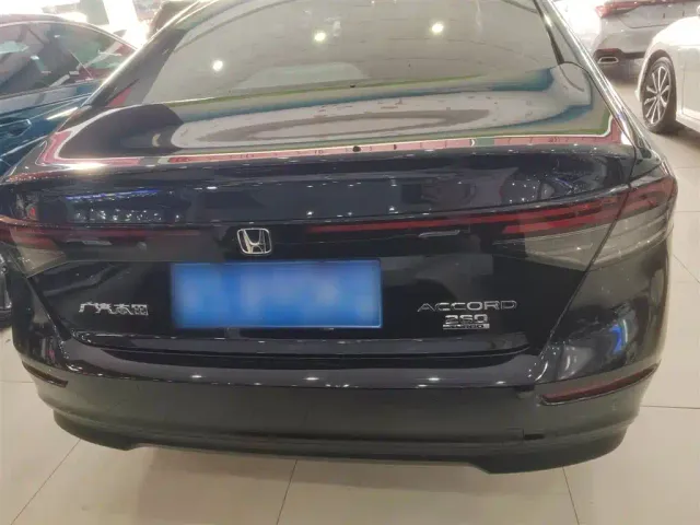 Honda Accord — Фото автомобиля 17