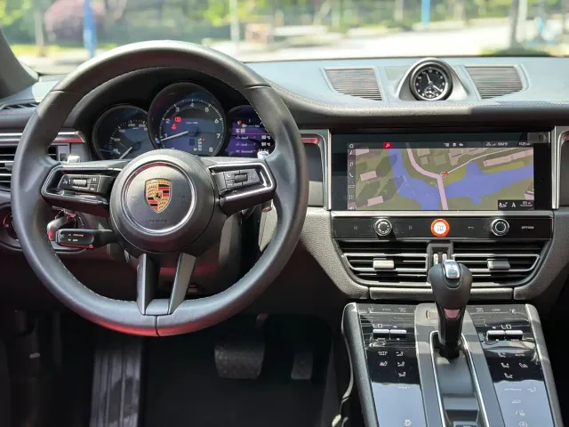 Porsche Macan — Фото автомобиля 7