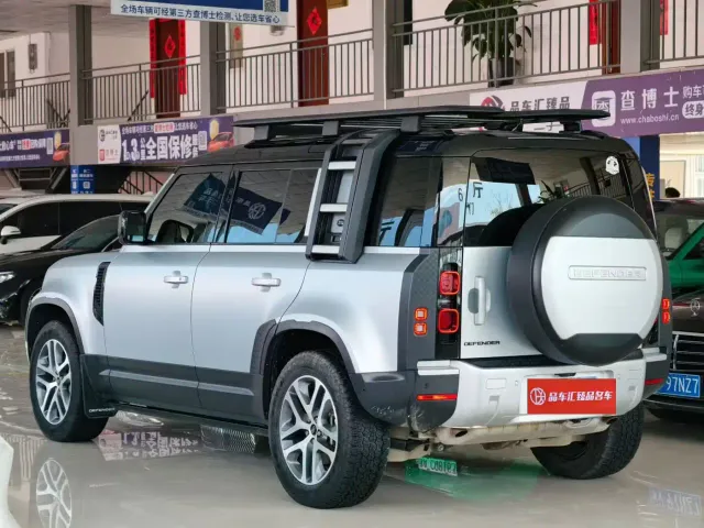 Land Rover Defender — Фото автомобиля 8