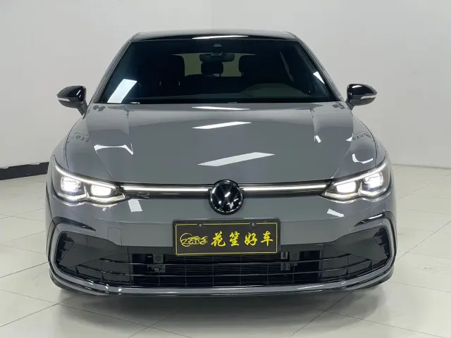 Volkswagen Golf — Фото автомобиля 3