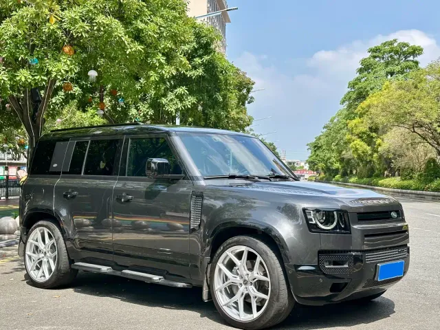 Фотография автомобиля — Land Rover Defender