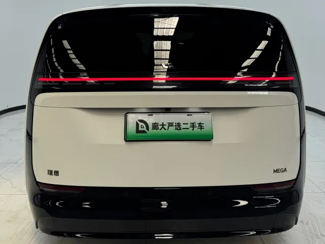 Li Auto MEGA — Фото автомобиля 4