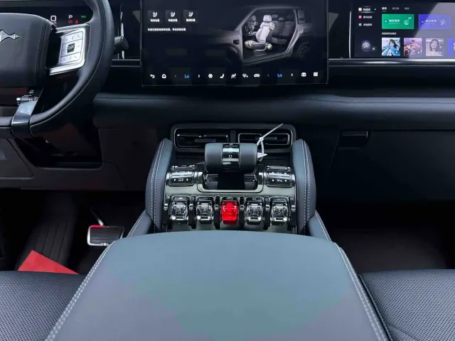 BYD FangChengBao Leopard 5 — Фото автомобиля 8